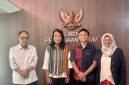 Azka Abdul Malik Albayroni (dua dari kanan) bersama Wamen PU Diana Kusumastuti (dua dari kiri). 
