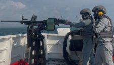 Bakamla RI menggelar latihan menembak di perairan timur Pulau Galang untuk menguji kesiapan alutsista, sistem persenjataan, dan personel dalam mendukung operasi keamanan laut Indonesia.