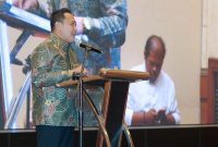 Sekjen FPRMI Helmy Halim saat memberi sambutan di acara Pimred Award dan Pena Emas Award 2026. (Foto: Hab)