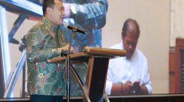 Sekjen FPRMI Helmy Halim saat memberi sambutan di acara Pimred Award dan Pena Emas Award 2026. (Foto: Hab)