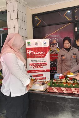 HUT Bhayangkara, Direktur Siber Polda Metro Jaya Kunjungi Polsek Bekasi Barat