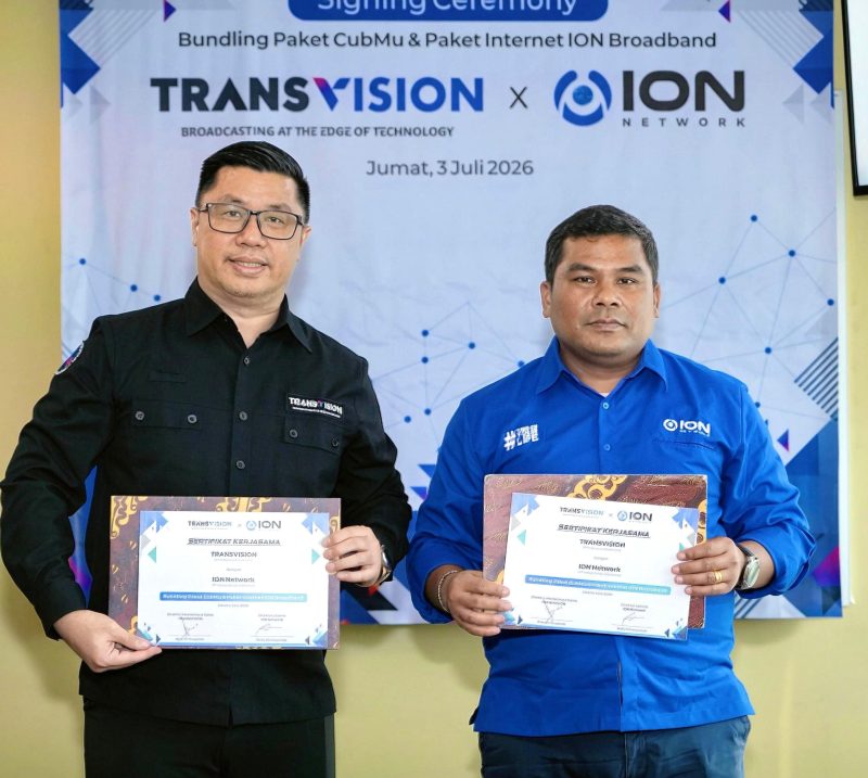 Direksi Marketing & Sales Transvision, Brando Tengdom bersama dengan Direktur Komersial ION Network, Ricky Simanjuntak.