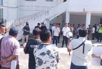 Puluhan Wartawan di Nias Selatan gelar unjuk rasa di kantor Bupati