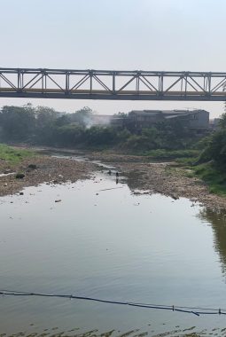 Bendung Katulampa Kering, Debit Air Kali Bekasi Ikut Menyusut