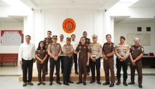 Jajaran Polres Nias Selatan saat kunjungi Kejaksaan Negeri Nias Selatan