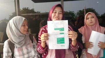 Korban penipuan sembako murah saat melapor ke Polres Metro Bekasi Kota 