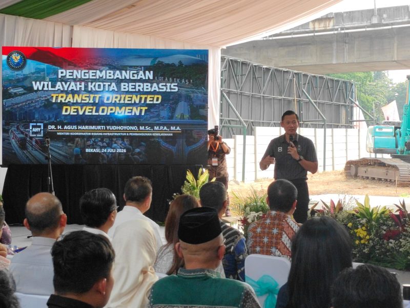 Menko Bidang Infrastruktur dan Pembangunan Kewilayahan RI, Agus Harimurti Yudhoyono saat datang ke kota Bekasi