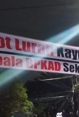 Pengelolaan Gedung Balai Rakyat Tak Dapat Kejelasan, Warga Desak Lurah Kayuringin dan Kepala BPKAD Segera Dicopot
