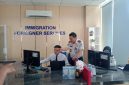 Kepala Kantor Imigrasi Kelas I TPI Tanjung Priok, Imam Setiawan meninjau pelayanan di Imigrasi Tanjung Priok. (Foto: Hab)