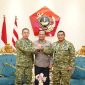 Kapolda Metro Jaya Komjen Pol Asep Edi Suheri dan Pangdam Jaya Letjen TNI Deddy Suryadi mengunjungi Pangkormar untuk memperkuat sinergi TNI-Polri dalam menjaga keamanan dan stabilitas Jakarta.