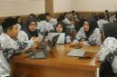 Kemendikdasmen memperkuat implementasi Pelatihan Mandiri Pembelajaran Mendalam, Koding, dan Kecerdasan Artifisial (PMKKA) berbasis mata pelajaran untuk meningkatkan kompetensi guru dan kualitas pembelajaran.
