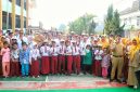 Pemprov DKI Jakarta bersama Kemendukbangga menggelar Gerakan Ayah Mengantar Anak Sekolah (GAMAS) di SLBN 02 Jakarta. 