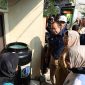 TP PKK DKI Jakarta bersama PAM JAYA membagikan 500 toren air gratis kepada warga Jakarta Pusat. (Foto: dri)