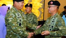 Pangkogabwilhan II Marsdya TNI Muzafar menerima kenaikan pangkat bersama 105 Perwira Tinggi TNI di Mabes TNI.