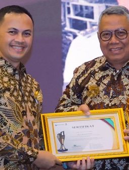 Benyamin Davnie Raih Pemred Award 2026, FPRMI Apresiasi Komitmen Komunikasi Publik Tangsel