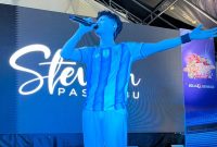 Stevan Pasaribu menghibur para penonton nobar final Piala Dunia 2026 di The Plaza Millennium. (Foto: Ist)