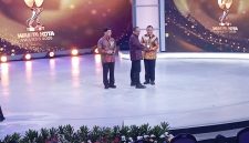 Warta Kota Awards 2026 memberikan penghargaan kepada kepala daerah dan instansi berprestasi. (Foto: dri)
