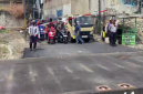 Perlintasan sebidang Jalan Ampera Bekasi Timur 