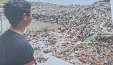 Fasilitas Sanitary Landfill di TPA Sumurbatu yang saat ini diibiarkan magkrak dan tertumpuk sampah. (Foto: dok. Mediakarya)