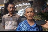 Sekretaris Pendiri IAW Iskandar Sitorus saaat diwawancarai sejumlah awak media usai bertemu penyidik di Kejaksaan Agung, Selasa (14/7/2026) Foto; Edar/Mediakarya