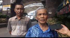Sekretaris Pendiri IAW Iskandar Sitorus saaat diwawancarai sejumlah awak media usai bertemu penyidik di Kejaksaan Agung, Selasa (14/7/2026) Foto; Edar/Mediakarya