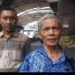 Sekretaris Pendiri IAW Iskandar Sitorus saaat diwawancarai sejumlah awak media usai bertemu penyidik di Kejaksaan Agung, Selasa (14/7/2026) Foto; Edar/Mediakarya