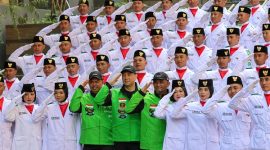 Sebanyak 47 mitra driver Gojek menjadi Gojek Paskibra dalam upacara HUT RI ke-81 di Cibis Park, Cilandak, Jakarta, setelah menjalani pembinaan PPI.