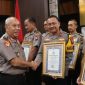 Keberhasilan Polres Pamekasan dalam meraih predikat tertinggi Kategori A - Unit Pelayanan Publik Berstandar PRIMA, yang diberikan langsung oleh Kapolri Jenderal Polisi Listyo Sigit Prabowo.