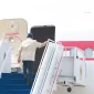 Presiden Prabowo Menaiki Tangga Pesawat Kepresidenan