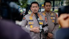 Penyampaian aspirasi di Jakarta berlangsung kondusif. Massa AMPB menyampaikan aspirasi di depan DPR sebelum diterima pimpinan DPR dan meninggalkan lokasi.