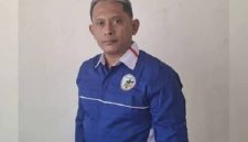 Amos Hutauruk menilai Erick Thohir harus bertanggung jawab dan mendesak Ketua Umum PSSI mundur.