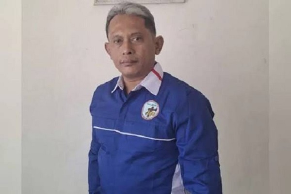 Amos Hutauruk menilai Erick Thohir harus bertanggung jawab dan mendesak Ketua Umum PSSI mundur.