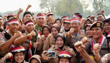 Sebanyak 11.000 peserta mengikuti Apel Kebangsaan di Monas bertajuk “Jaga Jakarta untuk Indonesia” yang dipimpin Pangdam Jaya dan Kapolda Metro Jaya.