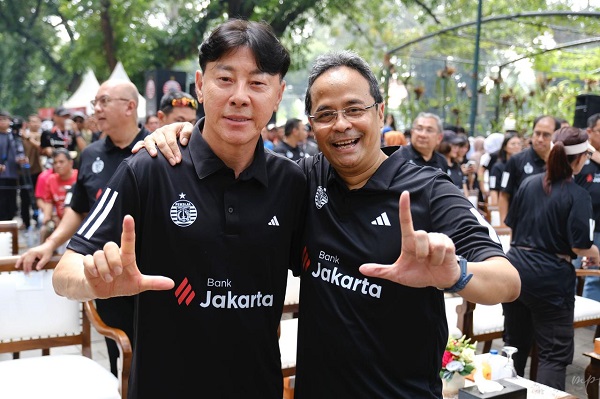 Filosofi permainan Shin Tae-yong dinilai sejalan dengan transformasi Bank Jakarta yang mengedepankan kecepatan, keberanian mengambil peluang, dan kerja sama tim.