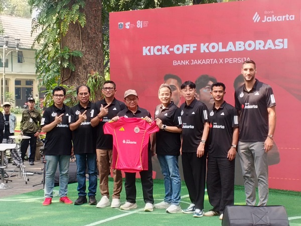 Bank Jakarta memperkuat kolaborasi dengan Persija Jakarta dan The Jakmania melalui integrasi layanan keuangan, teknologi, komunitas, serta pengalaman digital baru.