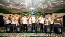 Gojek memberangkatkan 70 Mitra Driver Legend untuk umrah ke Tanah Suci. Menhub Dudy Purwagandhi mengapresiasi Program Apresiasi Mitra Gojek. (Foto: Ist)