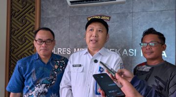 Dirut PT Mitra Patriot, David Raharja saat membuat laporan polisi