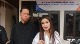 Derek Prabu Maras bersama dengan Kuasa hukumnya, Yuli Yanti Hutagaol, S.H., M.H., C.Med., C.R.A., 