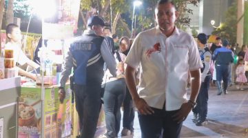 Gaya Wali Kota Bekasi Tri Adhianto saat menegur PKL 