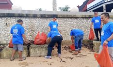 Kader Partai Demokrat Gelar Gerakan Langit Biru di Pantai Lagundri