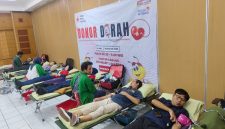 Indomaret Cabang Jakarta bersama PMI Jakarta Utara menggelar aksi donor darah. Sebanyak 86 kantong darah terkumpul dari karyawan dan masyarakat.