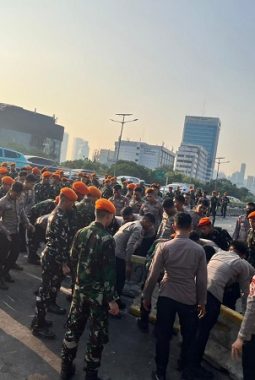 Kodam Jaya Kerahkan Prajurit Bantu Polri Jaga Keamanan Aksi di DPR/MPR