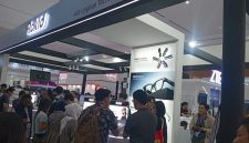 Booth AI Smart Glasses Rokid di DTI Series 2026. (Foto: Hab)
