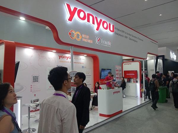 Yonyou Network Indonesia membagikan pengalaman lokalisasi ERP di DTI Series 2026. (Foto: Hab)