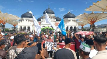 Peringatan 21 tahun perdamaian Aceh di kawasan Masjid Raya Baiturrahman, Banda Aceh, Sabtu (15/8/2026),