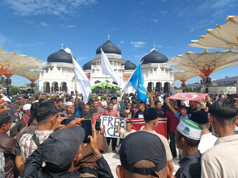 Peringatan 21 tahun perdamaian Aceh di kawasan Masjid Raya Baiturrahman, Banda Aceh, Sabtu (15/8/2026),