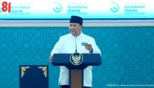 Presiden Prabowo Menerima KTA Warga NU Pada Penutupan Harlah NU Ke 35
