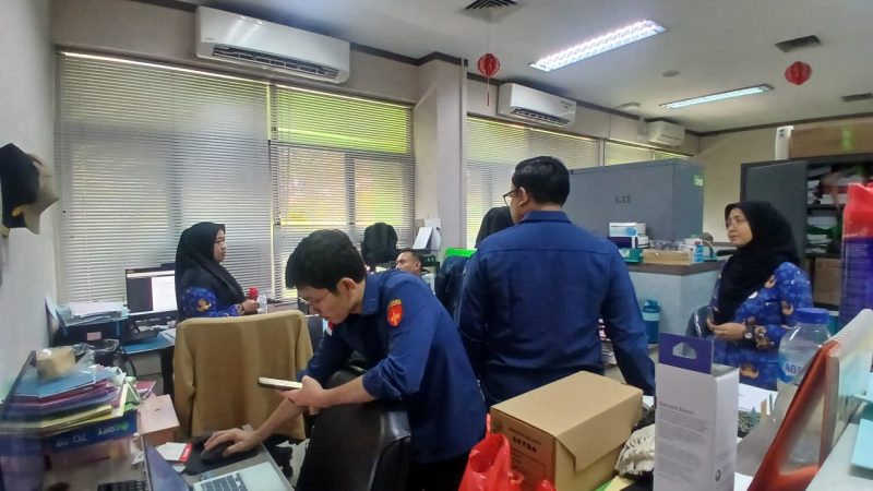 Tim penyidik Kejaksaan Agung telah melaksanakan serangkaian tindakan hukum, meliputi penggeledahan di sejumlah tempat, termasuk di beberapa kantor perusahaan yang diduga terlibat.  (Foto: Mame)