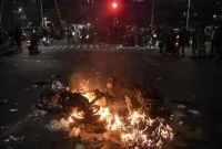 Suasana mencekam saat peristiwa kerusuhan di malam 27 Agustus 2026 (Foto: Istimewa)