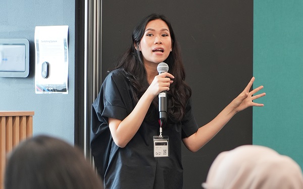 Jessica Gautama, Chief Marketing Officer SCGI Agency berbagi insight seputar cara cari duit di media sosial dan konten kreatif. 